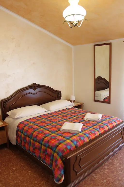 Santa Toscana Guest House Verona